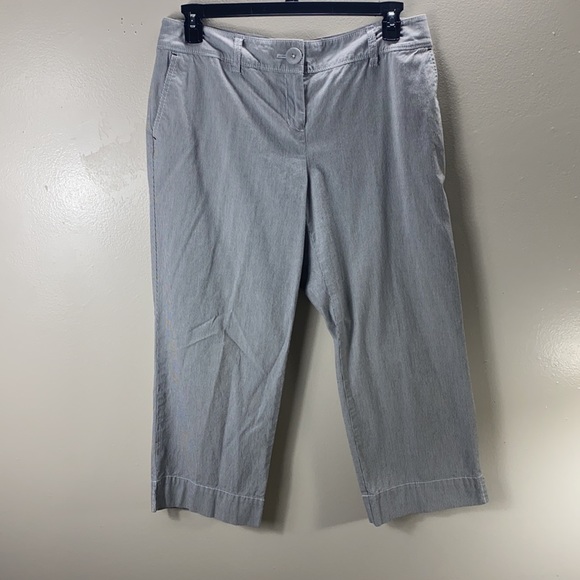 Liz & Co Women’s Blue & White Pinstripe Stretch Capris Pants Size 12 - Picture 12 of 13